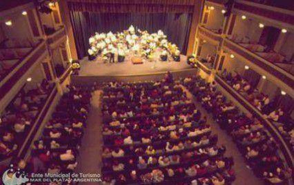 Funci�n solidaria de Hazmereir en el Teatro Col�n