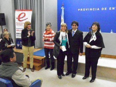 Entregaron fondos a centros de Capacitaci�n Laboral de J�venes Adultos
