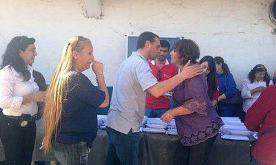 El FpV entreg� anteojos