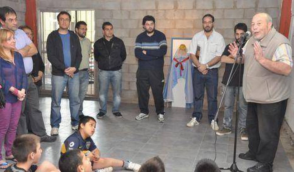 Cabandi� junto a chicos de la Comuna 7