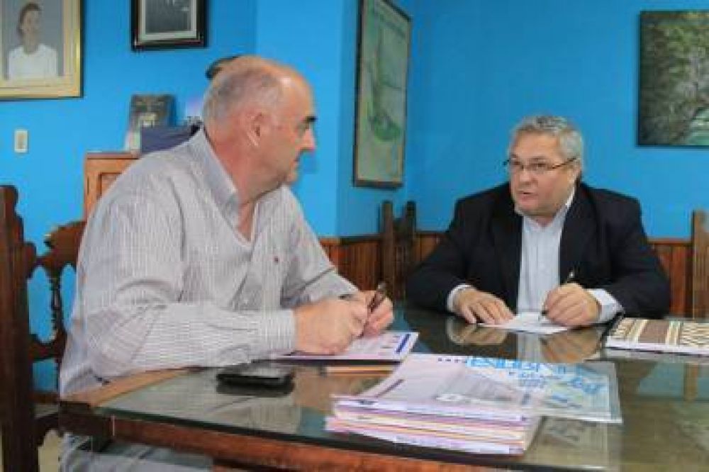 Mosqueira y Williams analizaron la ejecuci�n de programas sociales en Esquel