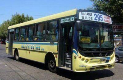 Le cortaron la cara a un colectivero durante robo