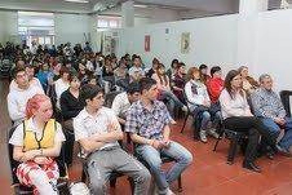 �La gente que no tiene muchos recursos no necesita que le den cosas, sino que le den oportunidades"
