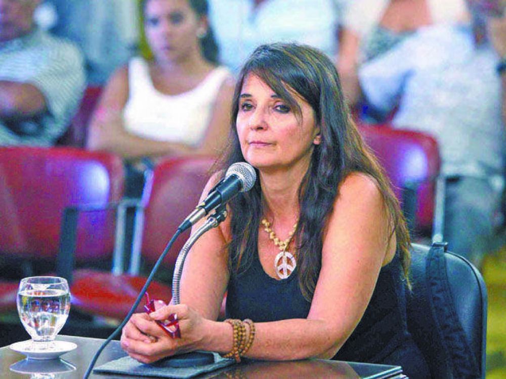 A horas de su extradici�n al pa�s, califican a Romano de "asesino"