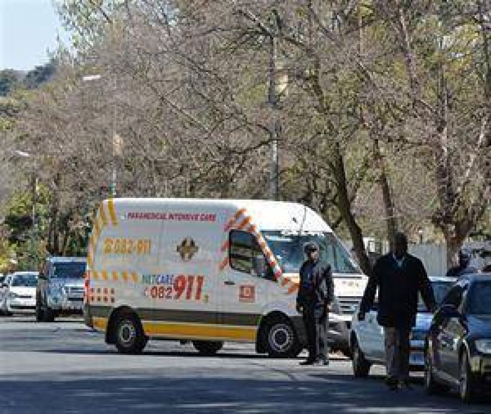 Pese a que sigue en estado cr�tico, Mandela fue trasladado a su casa