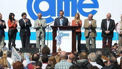 En el Obelisco, Scioli dijo que �hay que defender las pymes�