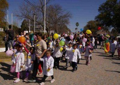 Todos por la reconstrucci�n de la Escuela 13