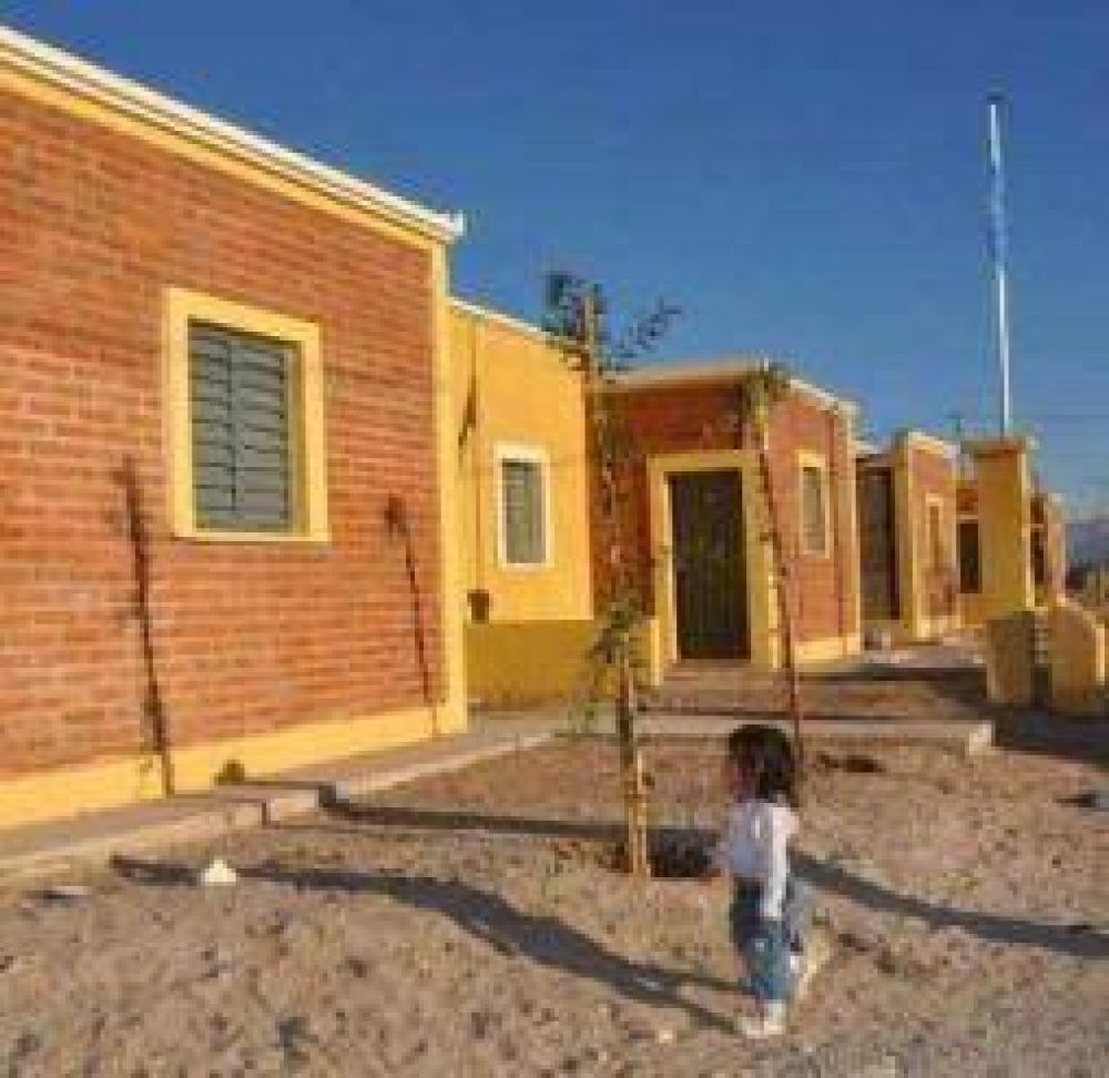 Reiteran que las viviendas sociales no se pueden vender ni alquilar