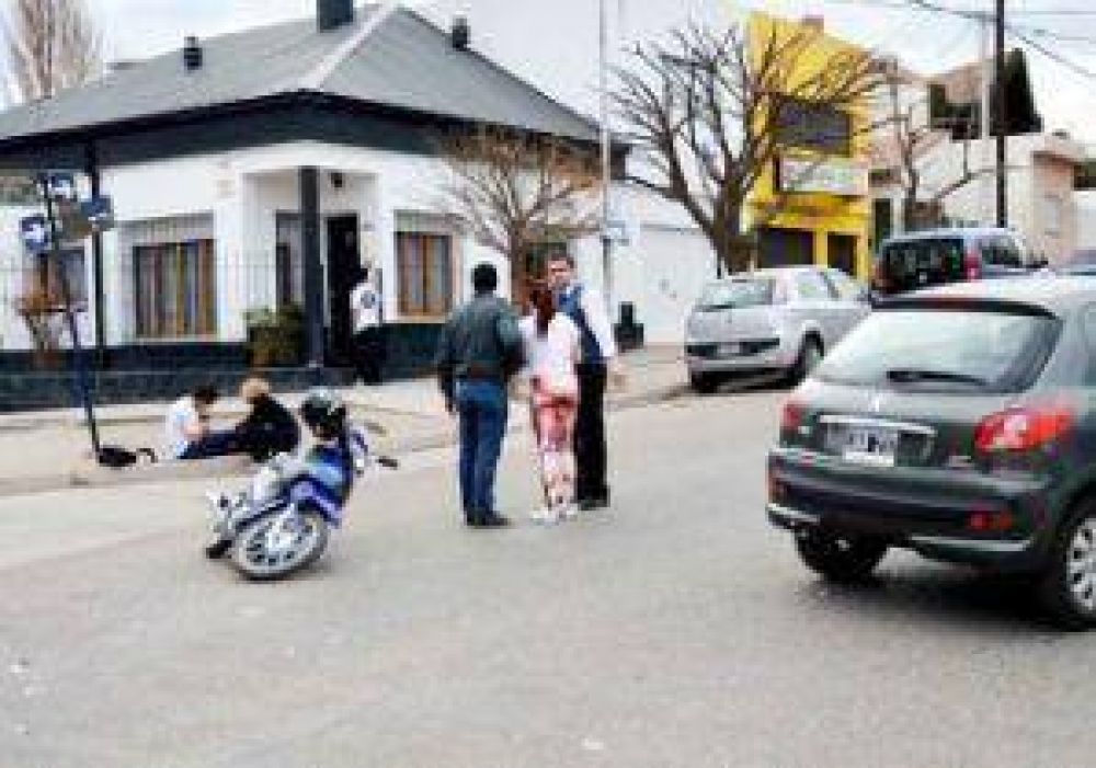 Accidente en el centro: motociclista herido