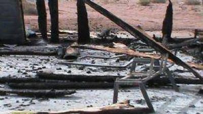 Grave denuncia en Neuqu�n: Mapuches acusan que les incendiaron una casa comunitaria