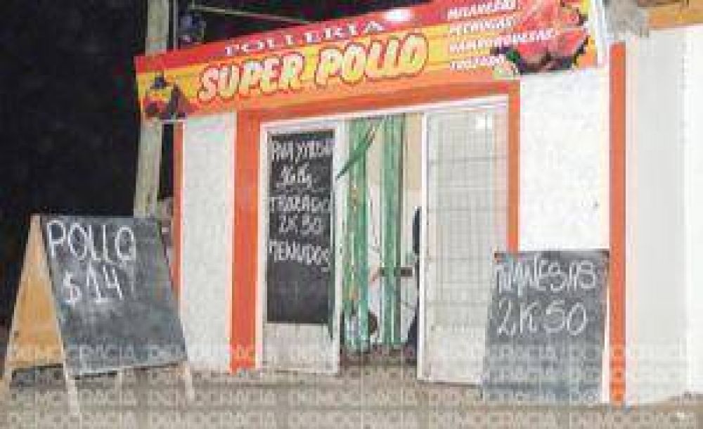 Roban caja registradora en una poller�a y electr�nicos en una casa