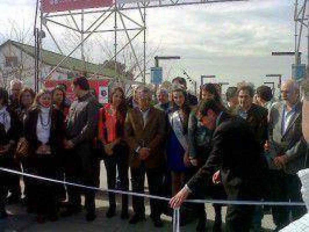 Inaugur� la Feria Internacional del Libro
