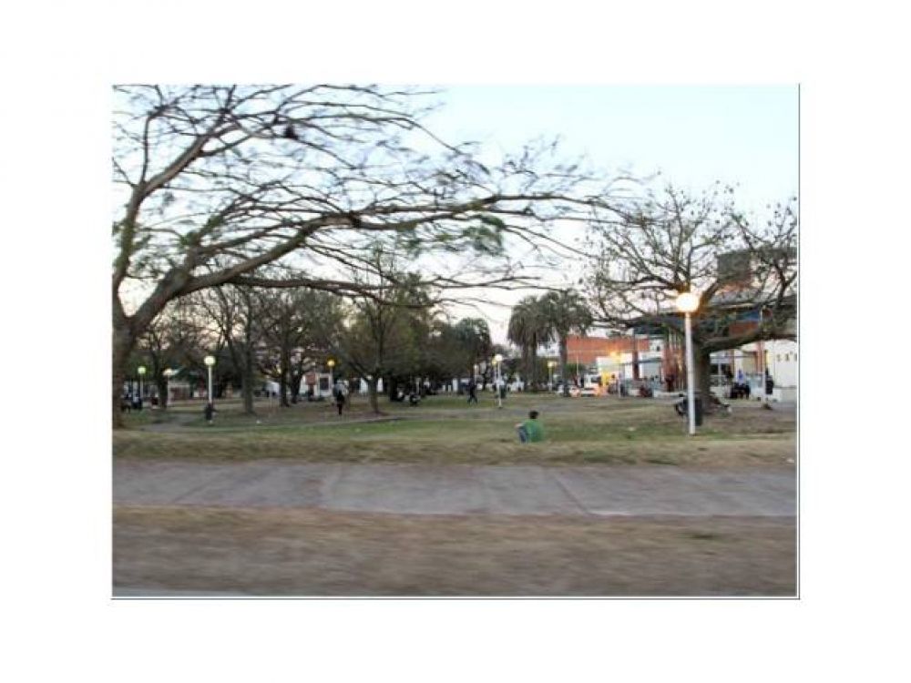 Vecinos de la Terminal piden mayores controles en la plaza