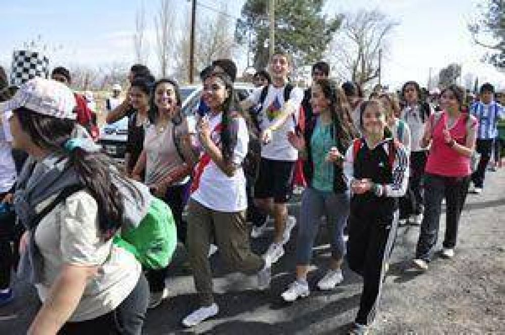 Nueve horas de caminata con fe y alegr�a