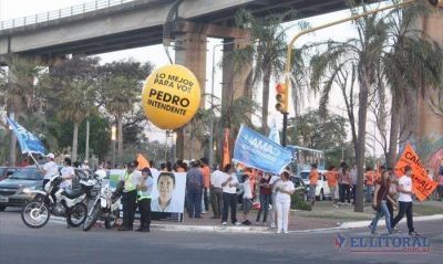 Campa�a multicolor a la vera del Paran�