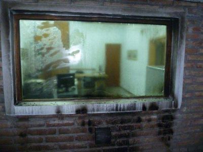 Atentado incendiario contra las oficinas de Juan Alberto Segura e Hijos en Catril�