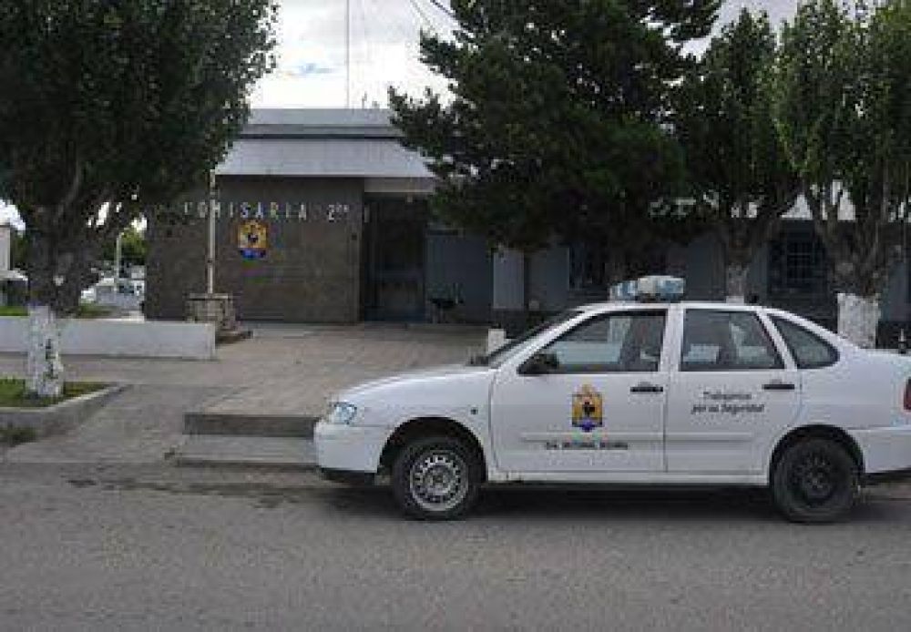 Golpe� a su pareja, a una ni�a y fue detenido