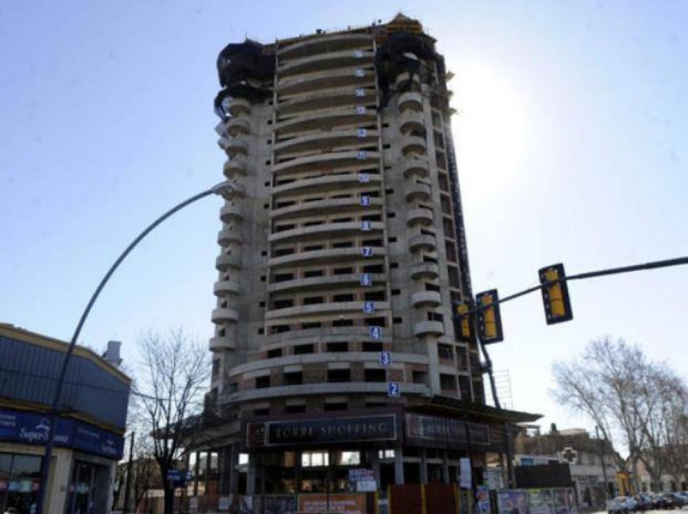 Por la altura de la torre de Rondeau ya piden una renuncia