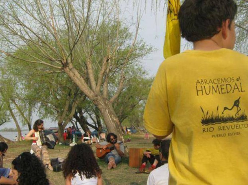 Ecologistas se movilizaron por el humedal en riesgo de Pueblo Esther