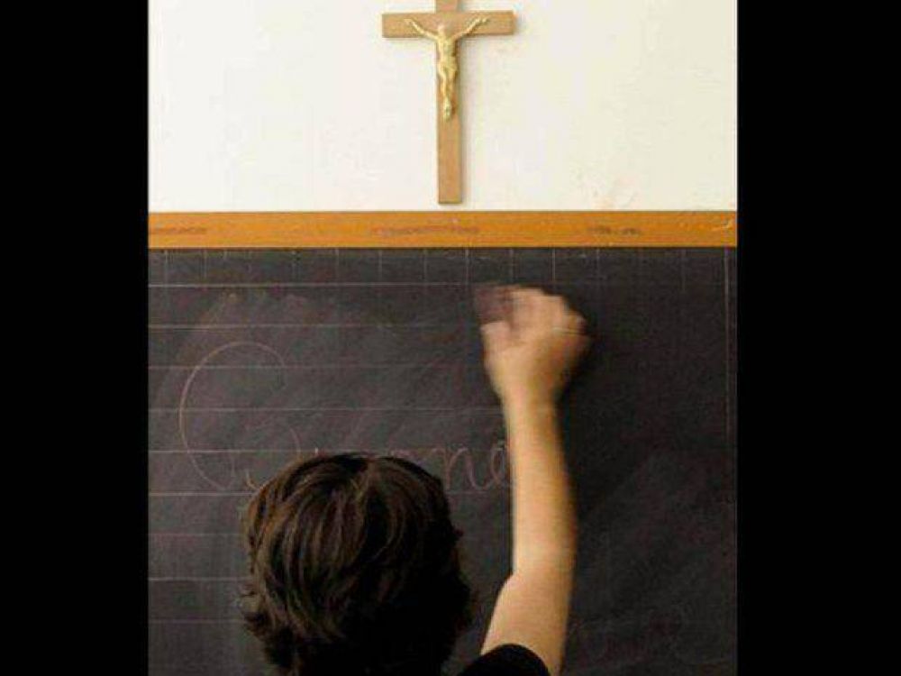 Critican la �imposici�n� religiosa en las escuelas