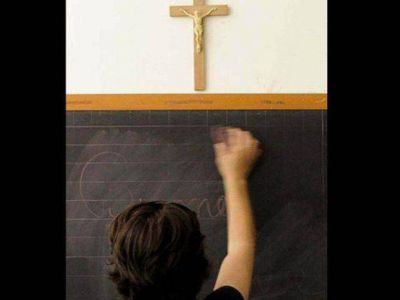 Critican la �imposici�n� religiosa en las escuelas