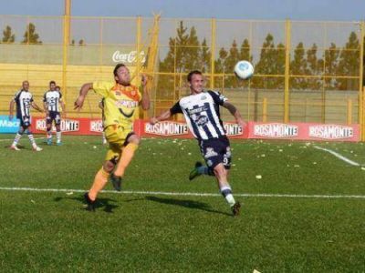 Crucero confirm� paternidad sobre Talleres y lo gan� con el tiro del final