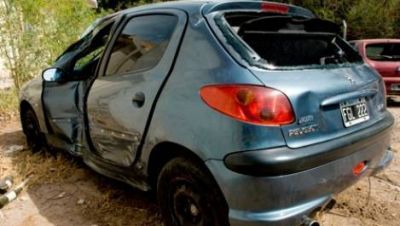 Enca�on� a polic�as, huy�, los burl� dos veces y choc� en su auto