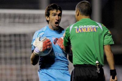 La pol�mica del cl�sico: �se adelant� Barovero en el penal que ataj�?