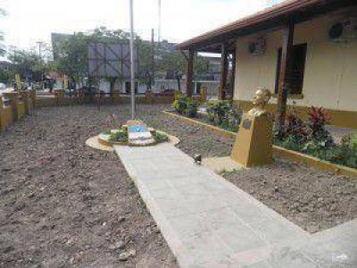 Insfr�n habilita obras edilicias y entrega veh�culos y motos policiales en Clorinda