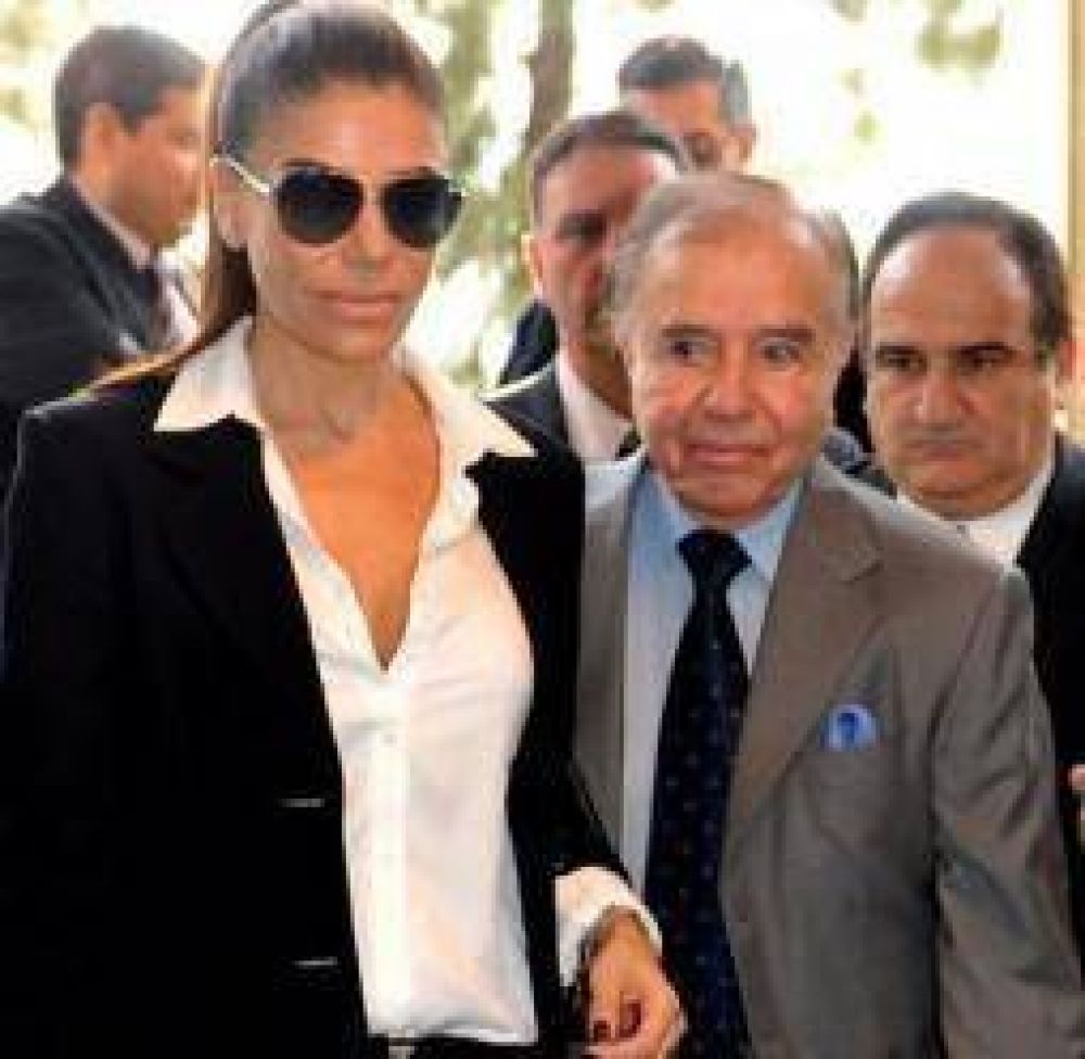 Carlos Menem rompi� el silencio y ratific� su apoyo al Gobierno K