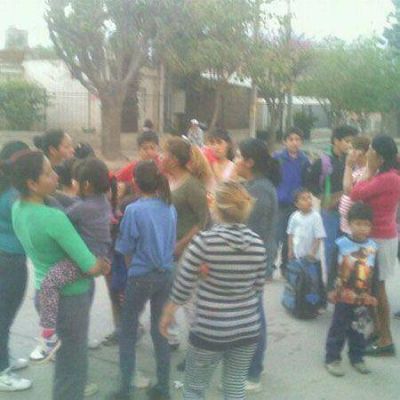 Padres se re�nen con polic�as ante la ola de inseguridad