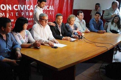 La UCR chaque�a pide la renuncia del ministro de Gobierno Marcos Verbeek
