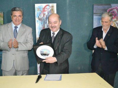 Slezack reconoci� al presidente de la UNLP como "Ciudadano Honor�fico"