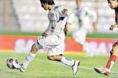En un partidazo a puro gol, Godoy Cruz fue m�s eficaz