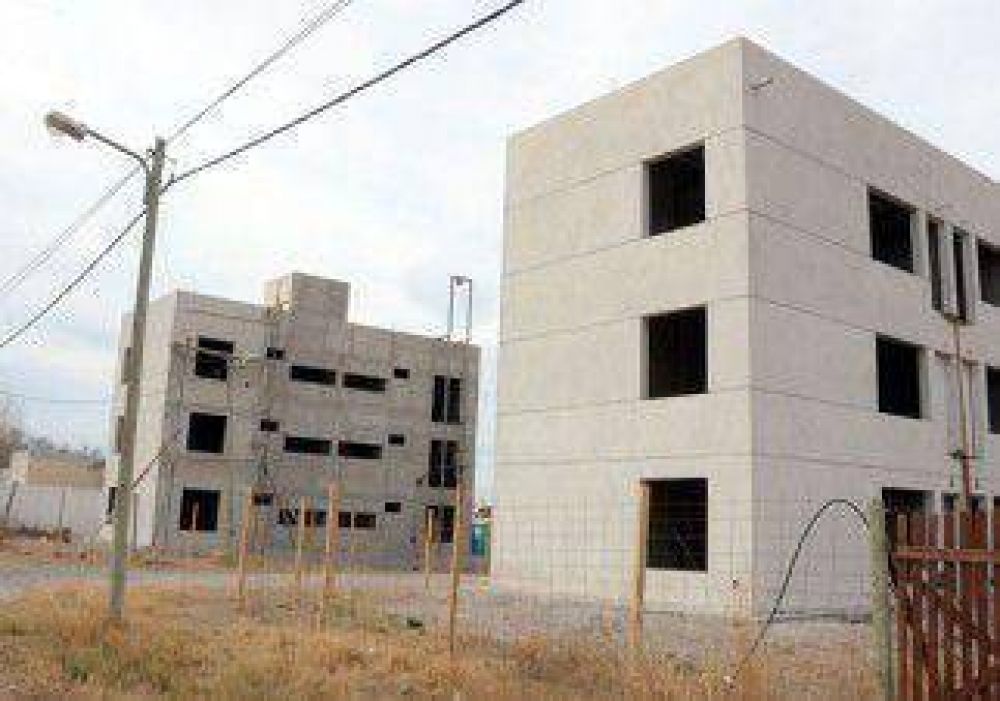 Denuncian edificaciones ilegales 