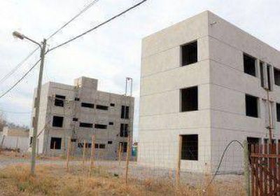 Denuncian edificaciones ilegales 