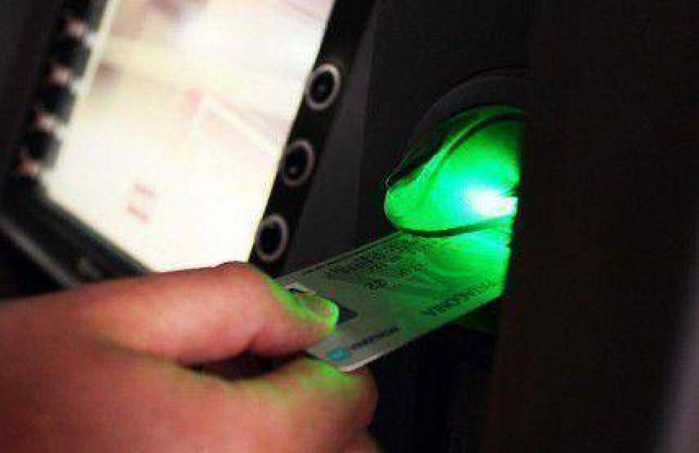 Comienza pago con aumento a estatales