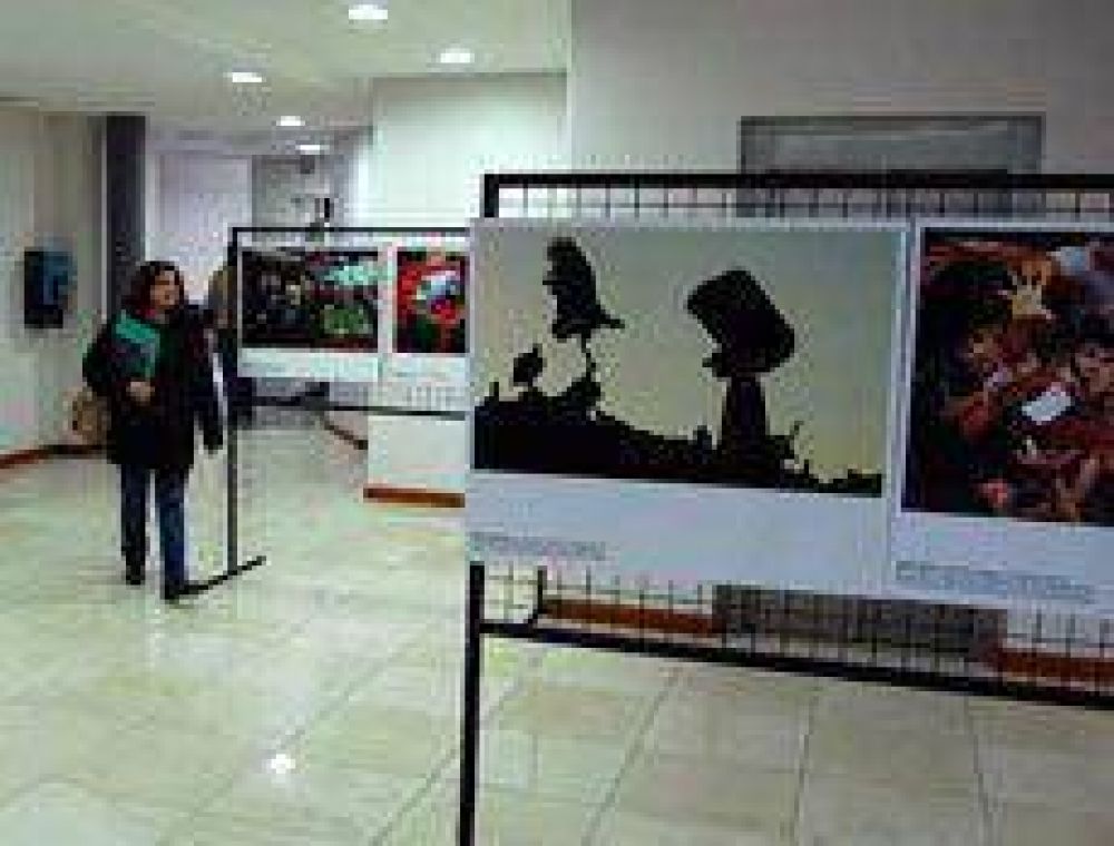 Exponen muestra de fotoperiodismo en la Legislatura