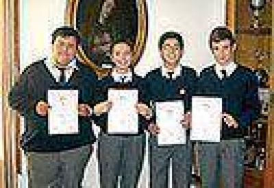 Alumnos destacados en las Olimp�adas de Ciencia Juniors