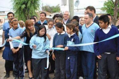 Protecci�n edilicia para la obra de amor de Caridi