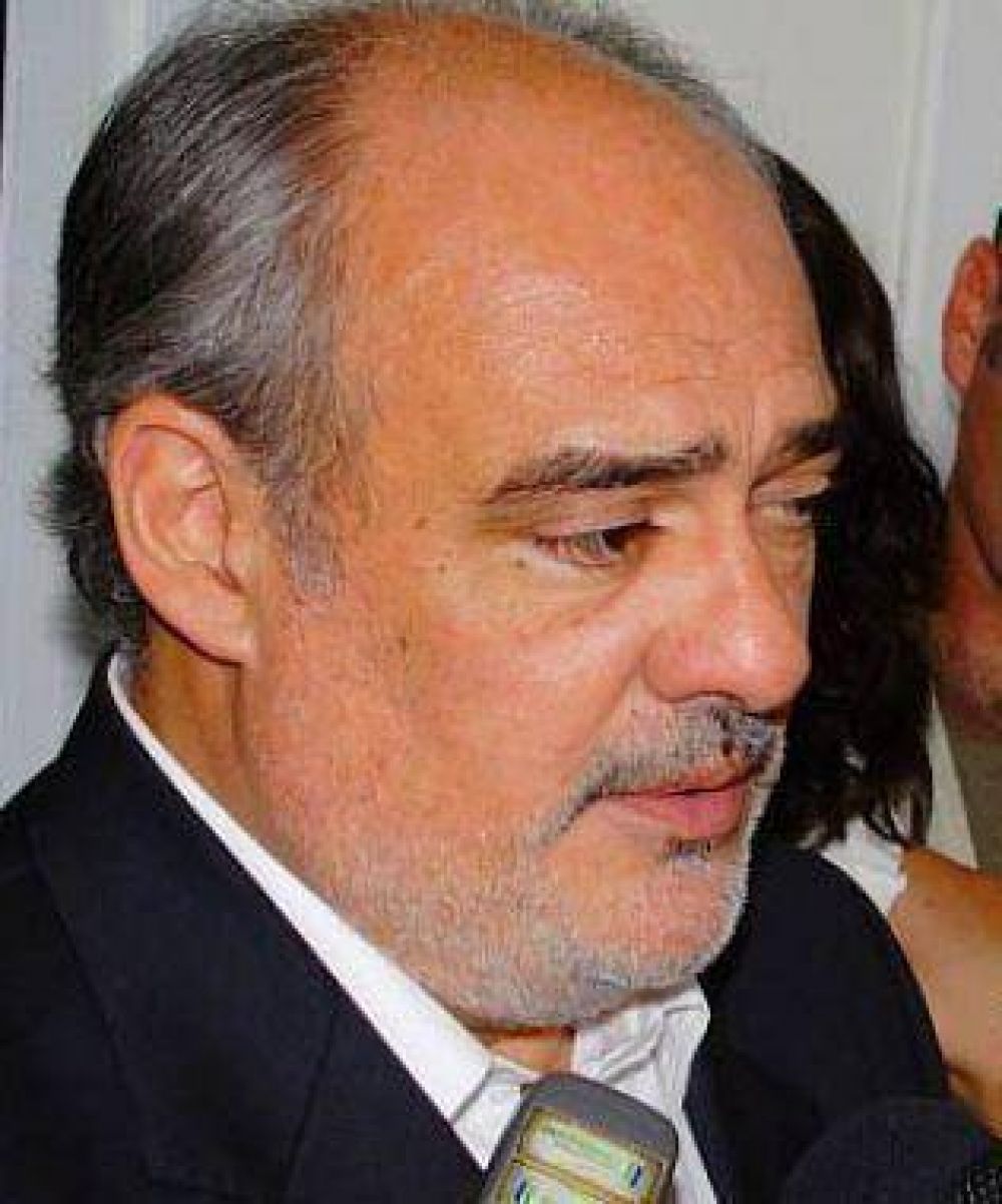 El Gobernador Colombi presenta millonaria Inversi�n en salud para la costa del Uruguay