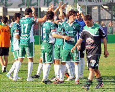 Sarmiento realiz� un gran segundo tiempo, gan� con comodidad y qued� �nico escolta