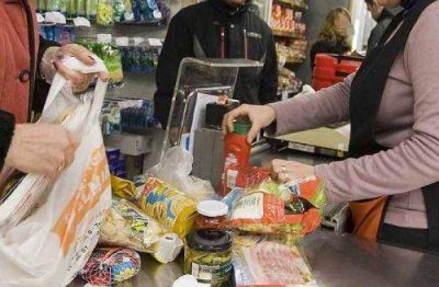 Mercantiles ven factible el cierre de los supermercados los domingos
