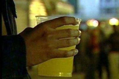 Sancionan a comercios que vend�an alcohol a menores