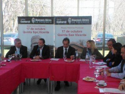 Pol�tica, elecciones y gesti�n: Los temas charlados por Scioli, Insaurralde e intendentes en la Quinta 17 de Octubre