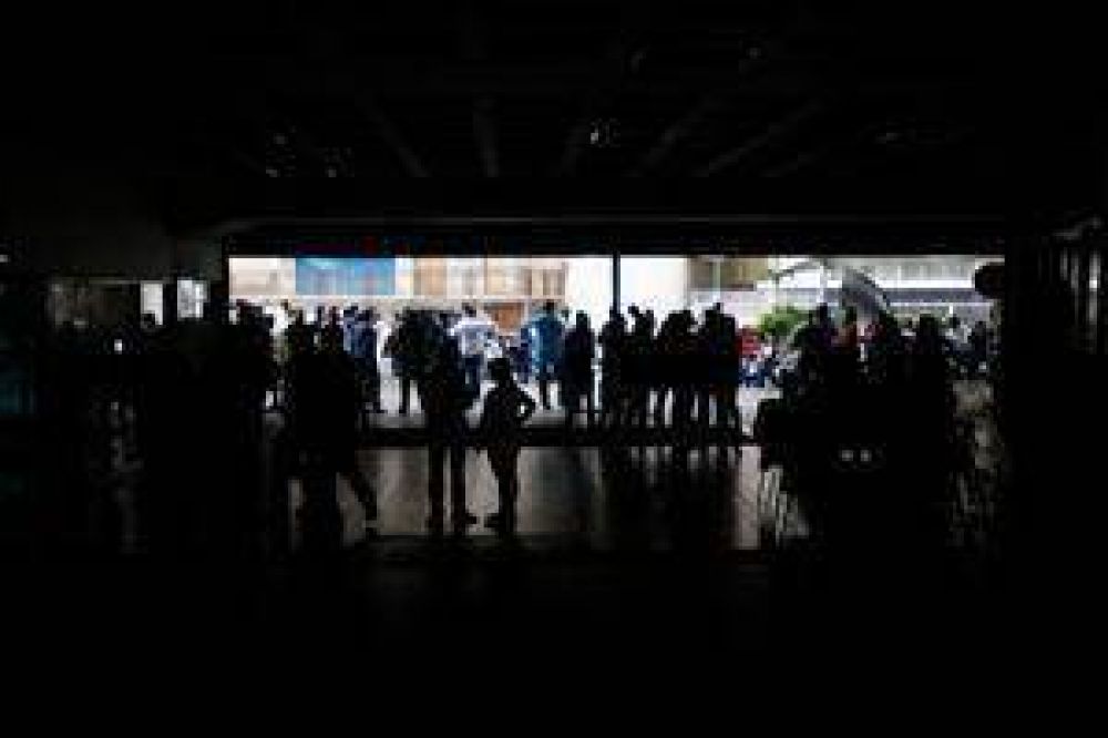Un apag�n oscureci� a media Venezuela