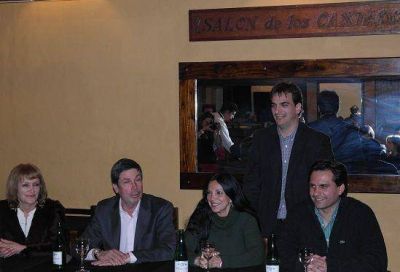 San Isidro: Hugo Azerrat hizo p�blico su apoyo para Marcela Durrieu en San Isidro