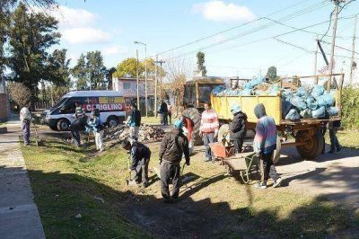 Malvinas limpia los barrios