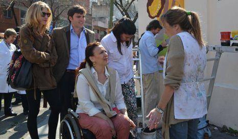Pintan m�s de 70 murales en el Hospital Guti�rrez