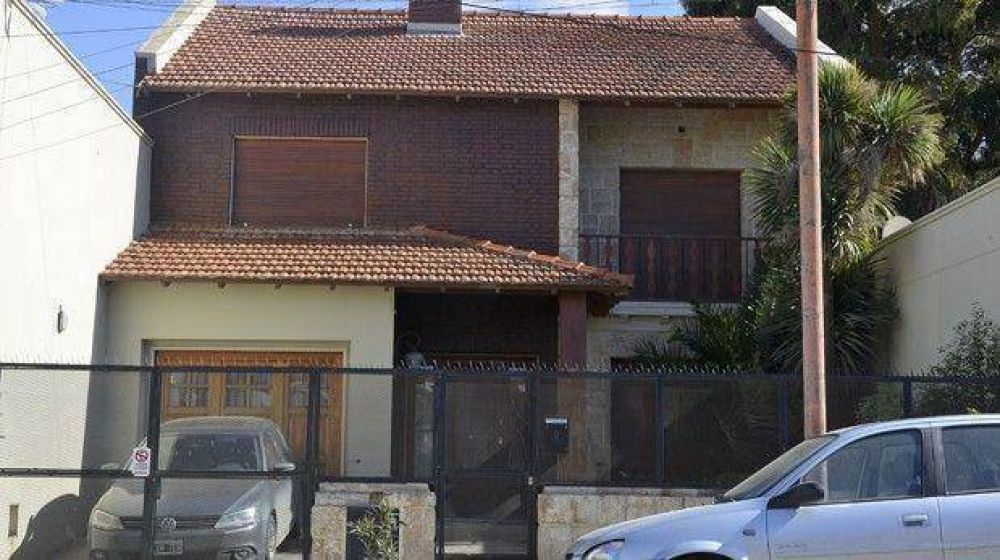 Apu�al� a su pareja, degoll� a su hijo y luego se autolesion�